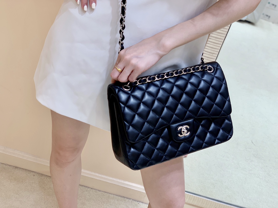 Chanel-Vip-Vintage-Jumbo-Double-Flap-Shoulder-Bag-Black-Quilted-Lambskin-Leather